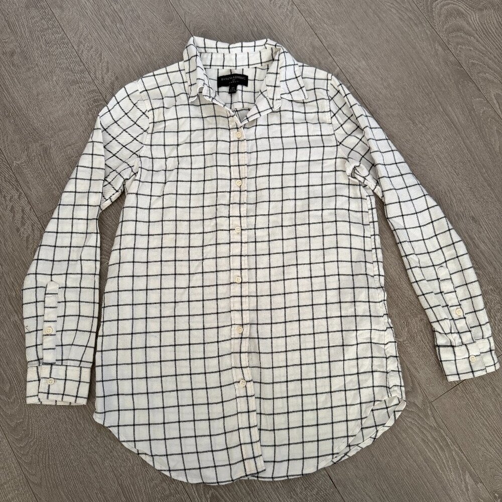 Banana Republic Boyfriend Fit Windowpane Women Shirt XS White Black